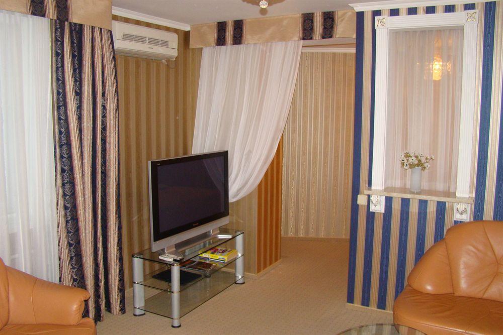Conference Hotel Suputnyk リヴィウ エクステリア 写真